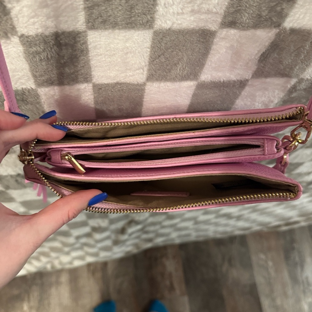Nanette Lepore Women’s Pink Dome CrossBody Bag Multiple Storage Units - Picture 11 of 13